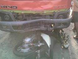 Kecelakaan di Tumpiling. Dump Truck Dikemudikan Remaja 17 Tahun Lindas Motor. Begini Kondisi Korban
