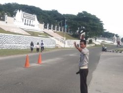 Dishub Rutin Atur Lalu Lintas di Depan Kantor Gubernur Sulbar, Komitmen Jaga Kestabilan Mobilitas di Pusat Pemerintahan