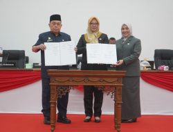 Gubernur dan Wakil Gubernur Sulbar Kompak Hadiri Paripurna DPRD, Bahas Beberapa Ranperda