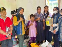 Dinsos Sulbar Salurkan Bantuan Sosial untuk Anak di LKS Timbu Paraban Mamasa