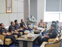 Bangun Ekosistem Fiskal yang Solid: Gubernur Sulbar Didampingi BPKPD Terima Audiensi DJBC dan DJPb