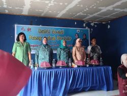 Pemprov Sulbar Salurkan Bantuan Kebutuhan Pokok untuk Ibu Hamil di Desa Sumare