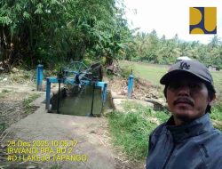 Komitmen Jaga Infrastruktur Tetap Siap dan Andal, UPTD PSDA PUPR Sulbar Tetap Lakukan Pemeliharaan Irigasi di Hari Libu