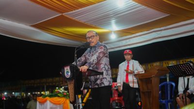 Wujud Toleransi Natal, Gubernur Sulbar Bagikan Bingkisan kepada Penjual Sayur dan Ojek Lintas Agama
