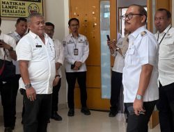Sidak Gubernur di Bapenda Sulbar, Pastikan Layanan Publik Tetap Optimal Meski Dihadapkan Keterbatasan Pasca Pemekaran