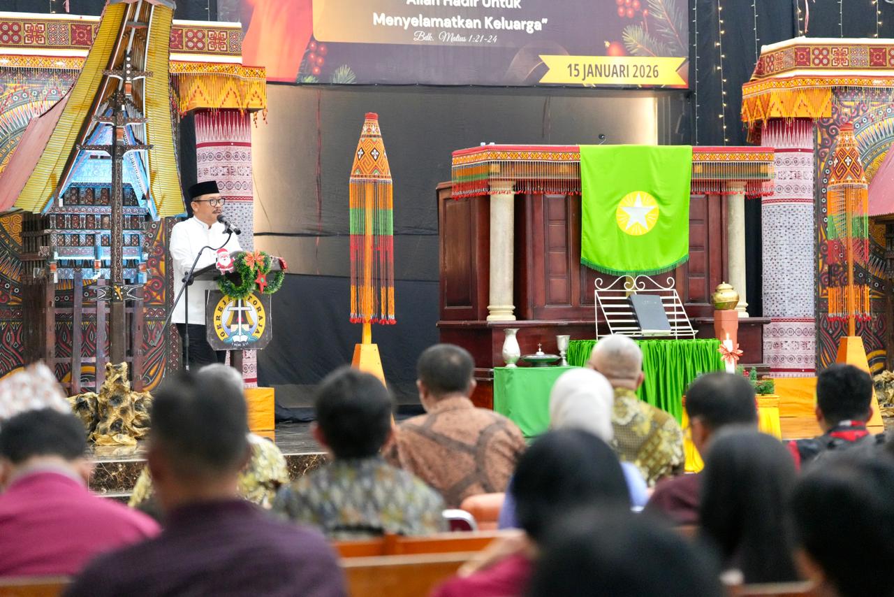 Gubernur Suhardi Duka Ajak Perkuat Toleransi dan Solidaritas di Natal KKT Mamuju