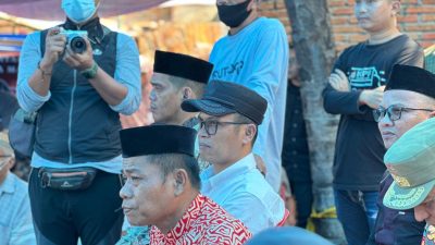 Kepala Biro Pemkesra Sulbar Serahkan Bantuan Al-Qur’an di Masjid Nurul Hidayah Galung Tuluk