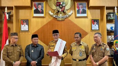 Kepala BKPSDM Sulbar Serahkan Hasil Seleksi Tiga Besar JPT Pratama Mamasa, Proses Berjalan Transparan dan Profesional