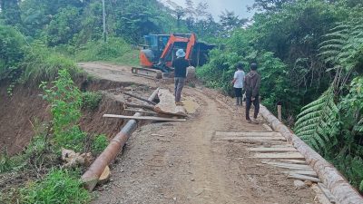 Respons Cepat Arahan Gubernur SDK, PUPRD Sulbar Kerahkan Alat Berat Tangani Kerusakan Jalan Poros Salutambung–Mambi