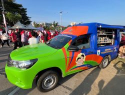 Mobil Perpustakaan Keliling Perpusip Sulbar Hadir Buka Layanan di Car Free Day Kemerdekaan