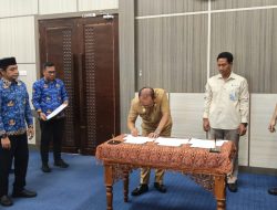 Gubernur Sulbar Teken Berita Acara dan NPHD Hibah Tanah untuk Kementerian HAM dan Imigrasi