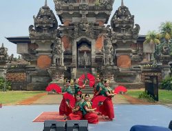 Tarian Tenggang-Tenggang Lopi Tampil Memukau di Festival Negeri Kami 2026, Angkat Budaya Sulawesi Barat di TMII